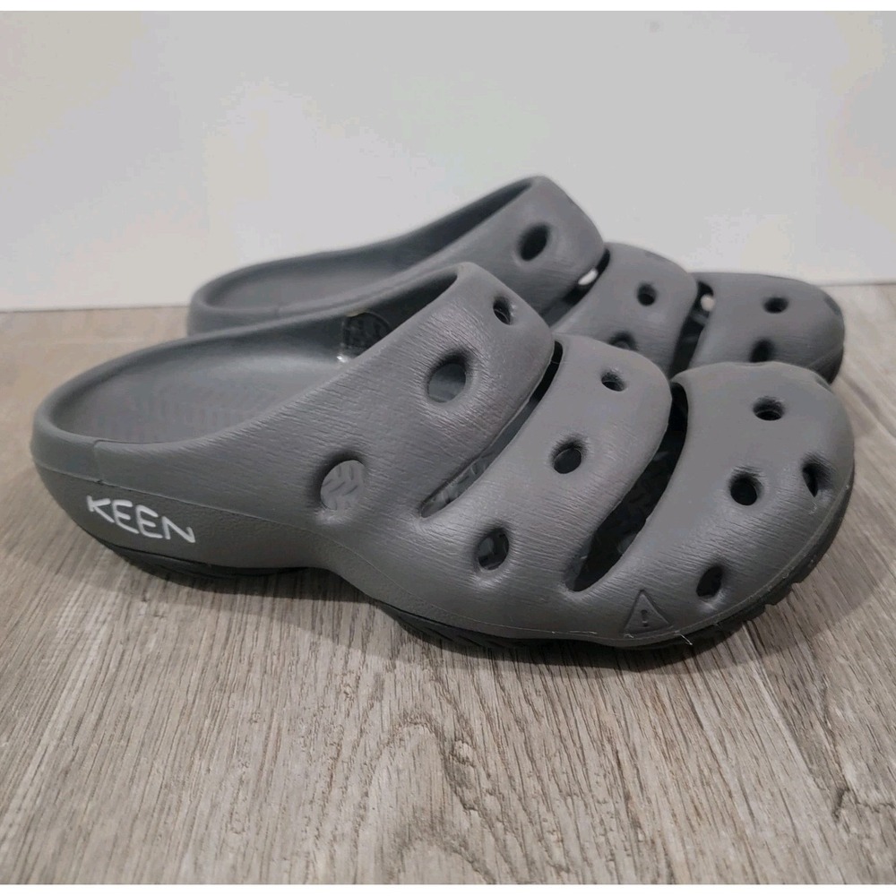 Keen Womens Yogui Arts Slip Ons‎ Size 6 Sandals Chunky Outdoor Summer Rubber